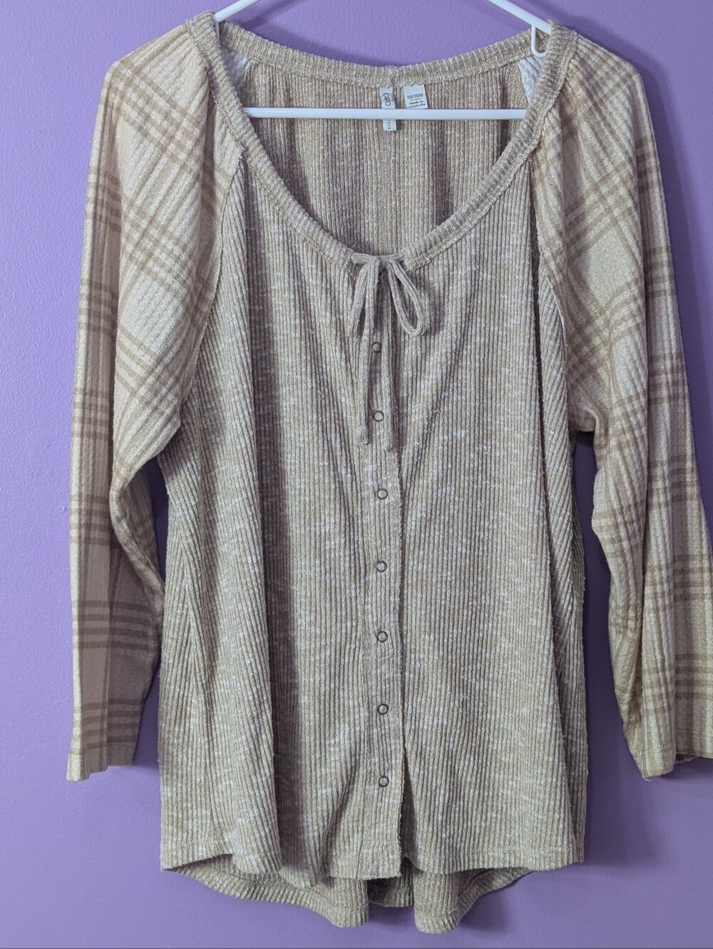 Cato Women's 18/20W  Waffle Knit Ribbed Raglan sleeve Tie Front Button Top Beige